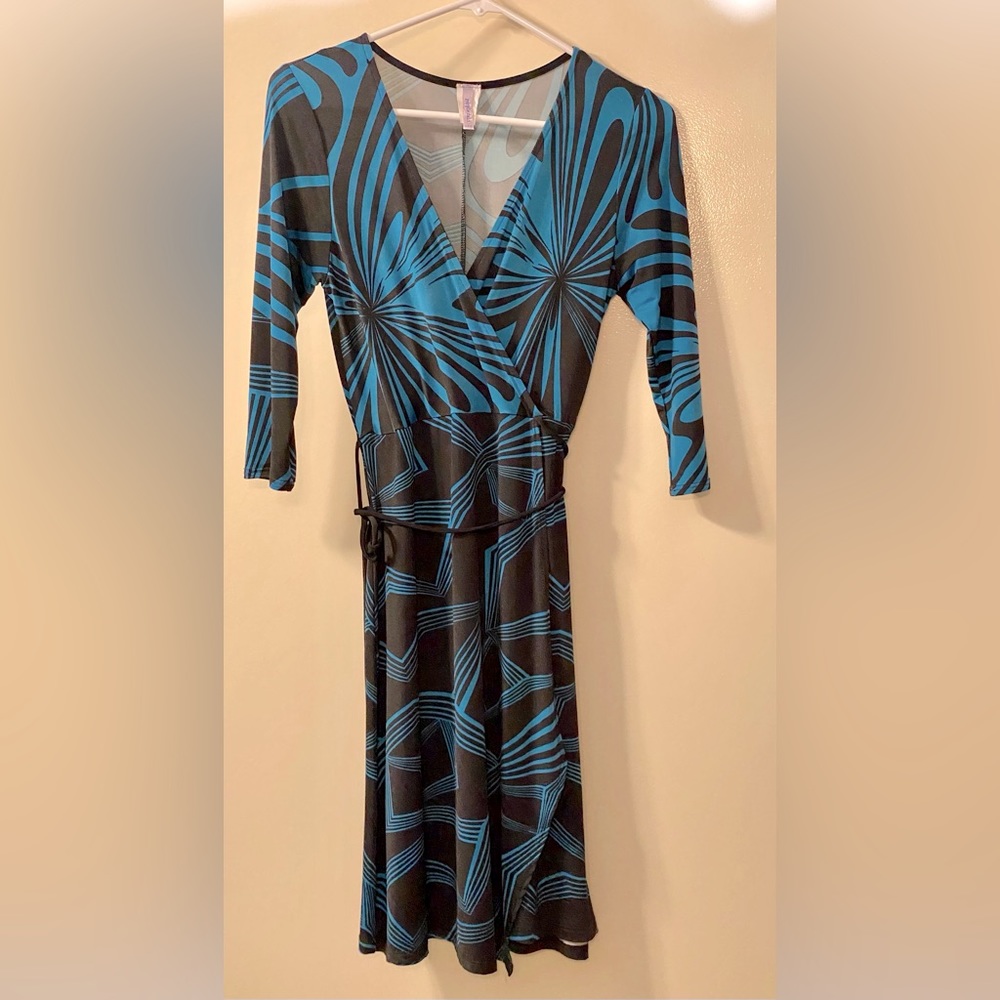 Small 3/4 sleeve wrap dress